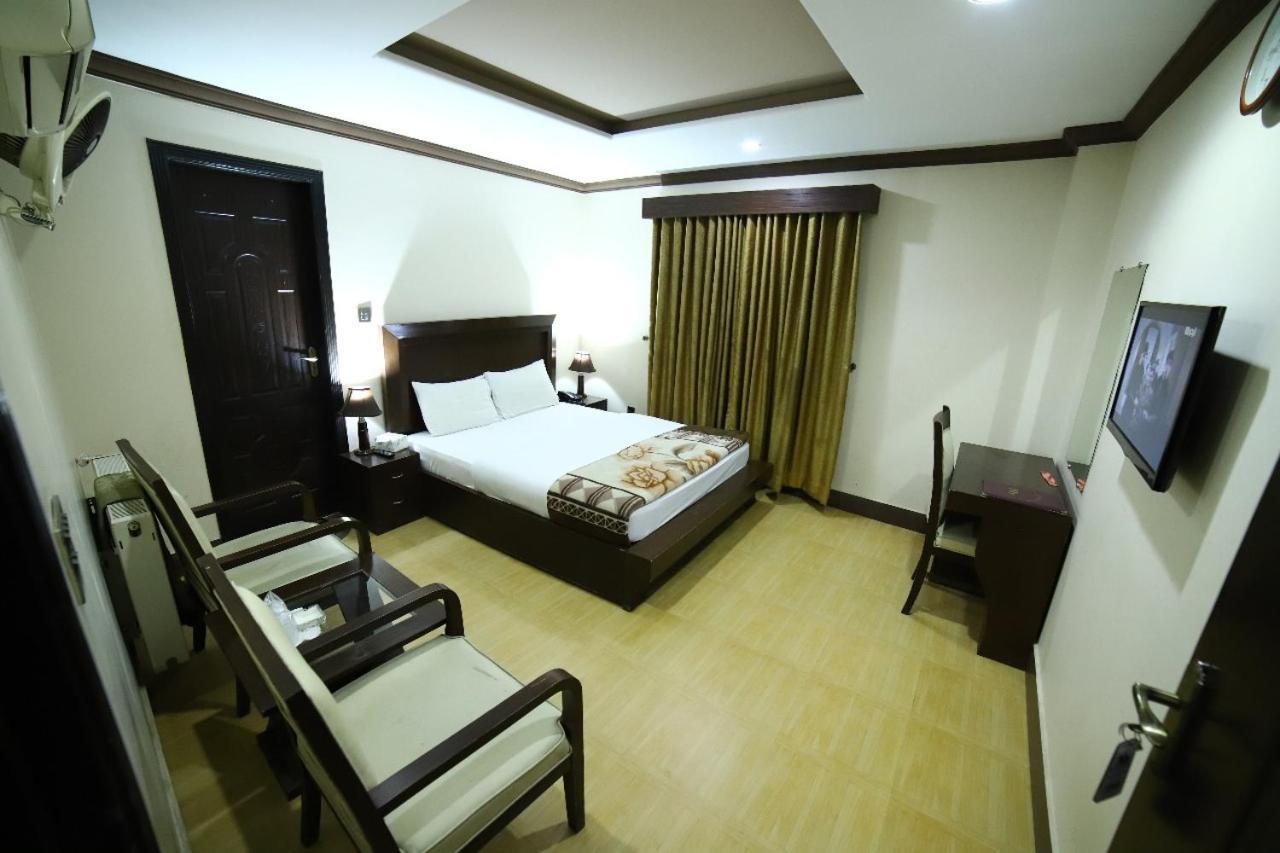 Midtown Hotel Rawalpindi Esterno foto
