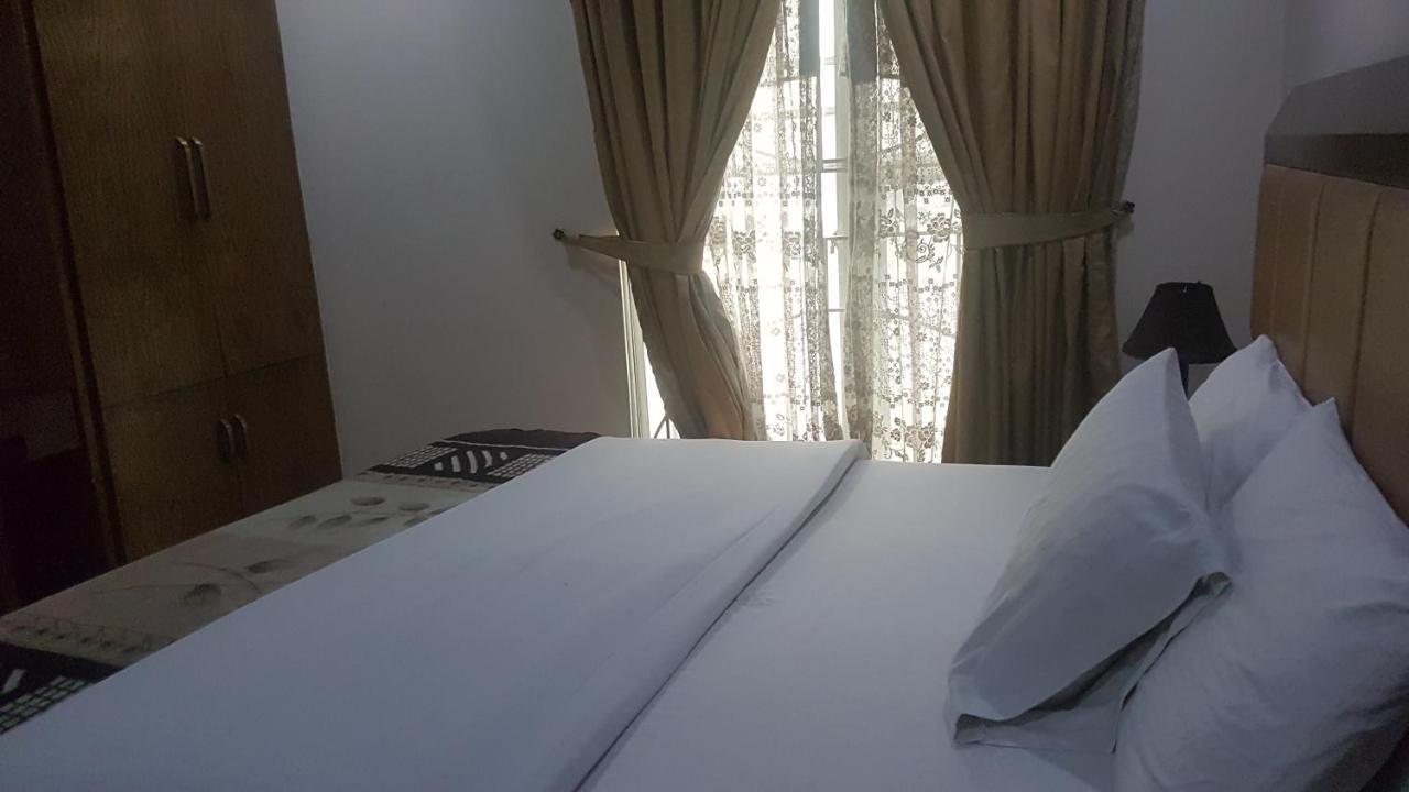 Midtown Hotel Rawalpindi Esterno foto