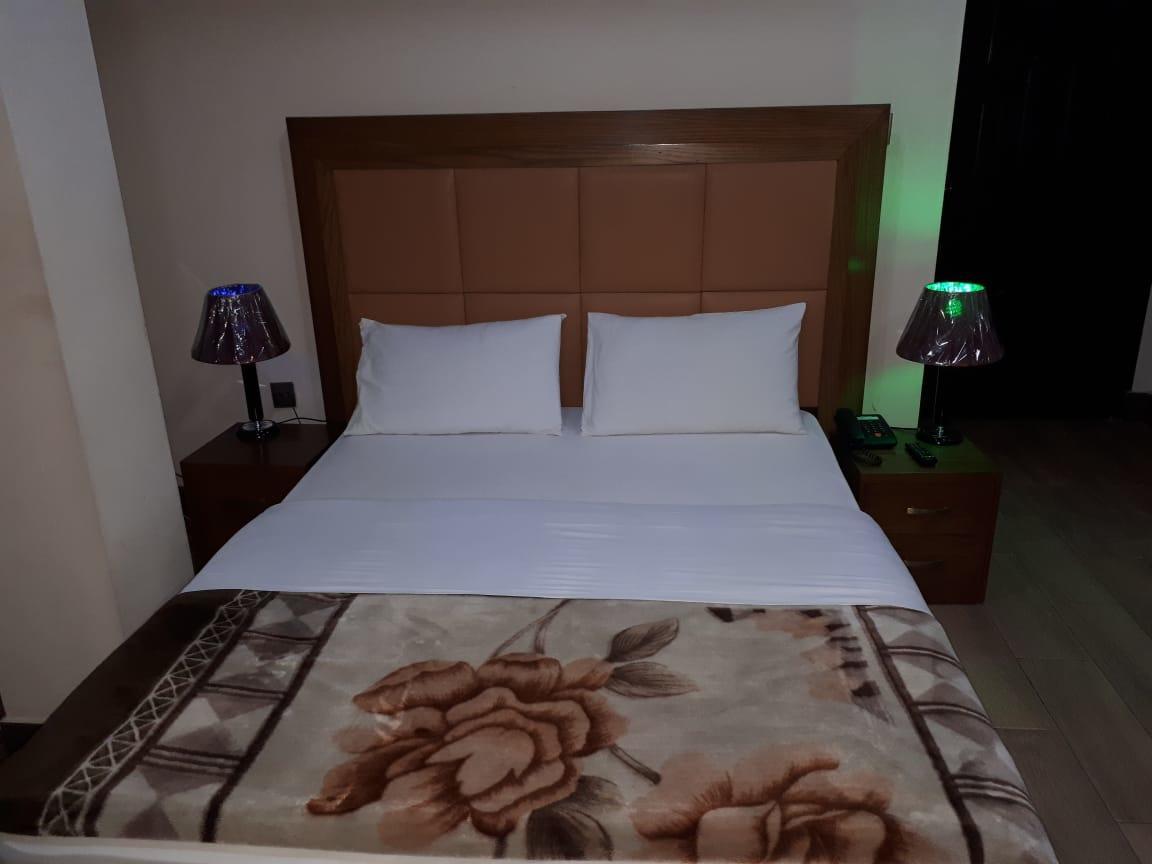 Midtown Hotel Rawalpindi Esterno foto