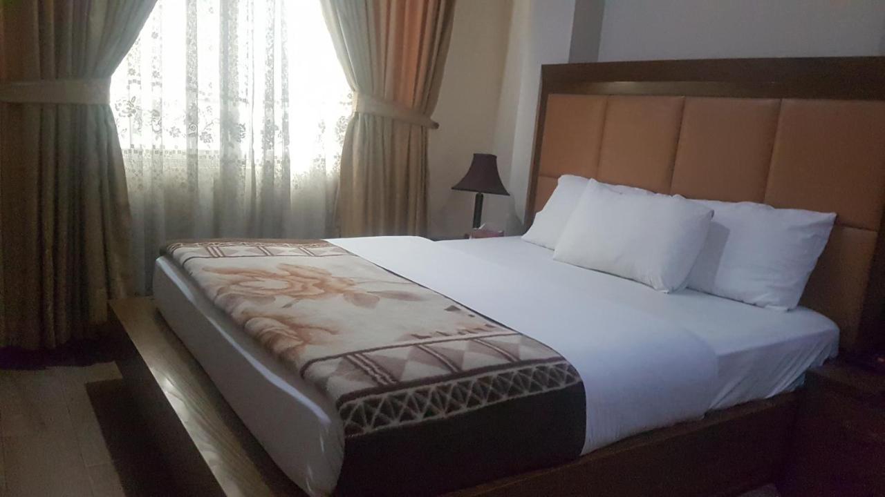 Midtown Hotel Rawalpindi Esterno foto