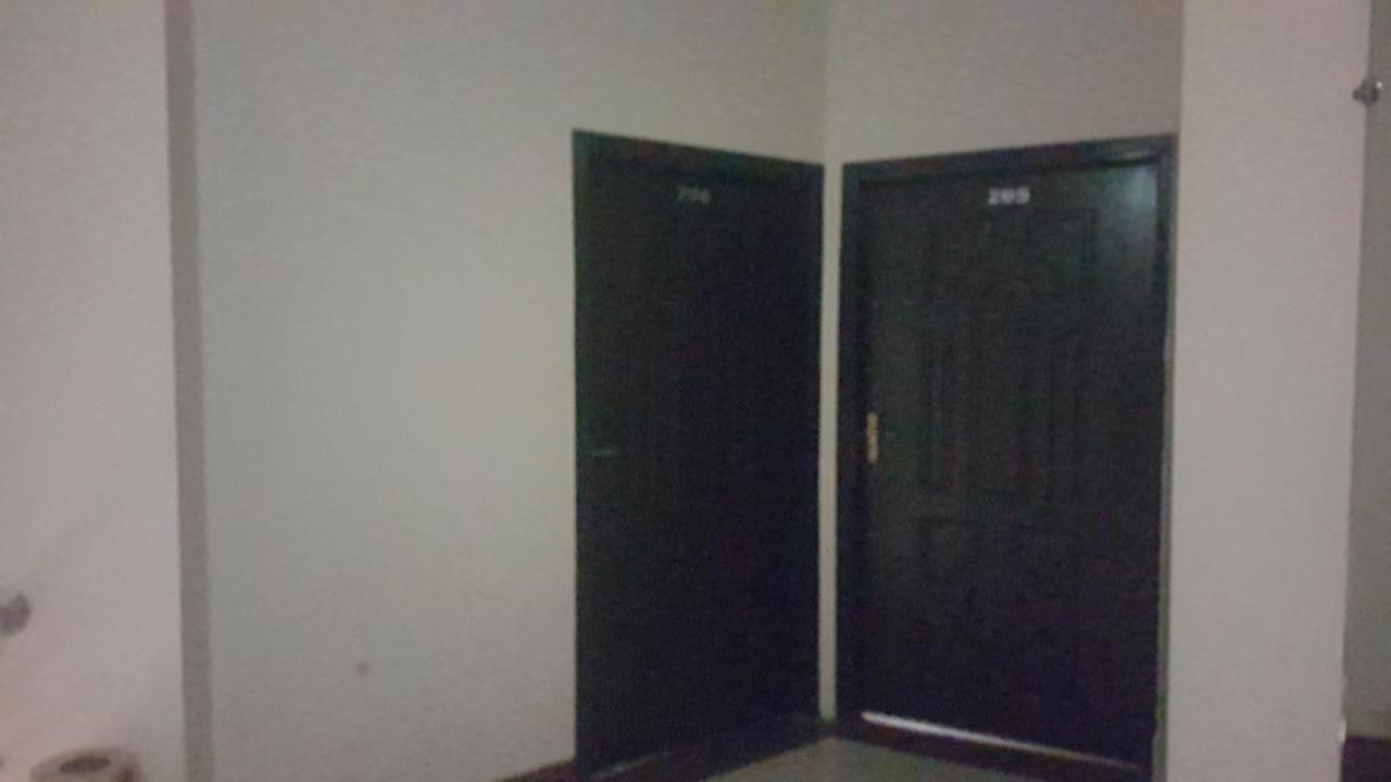 Midtown Hotel Rawalpindi Esterno foto
