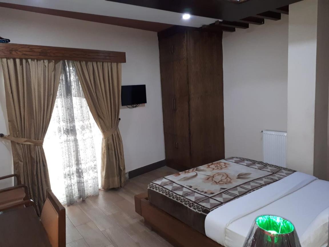 Midtown Hotel Rawalpindi Esterno foto