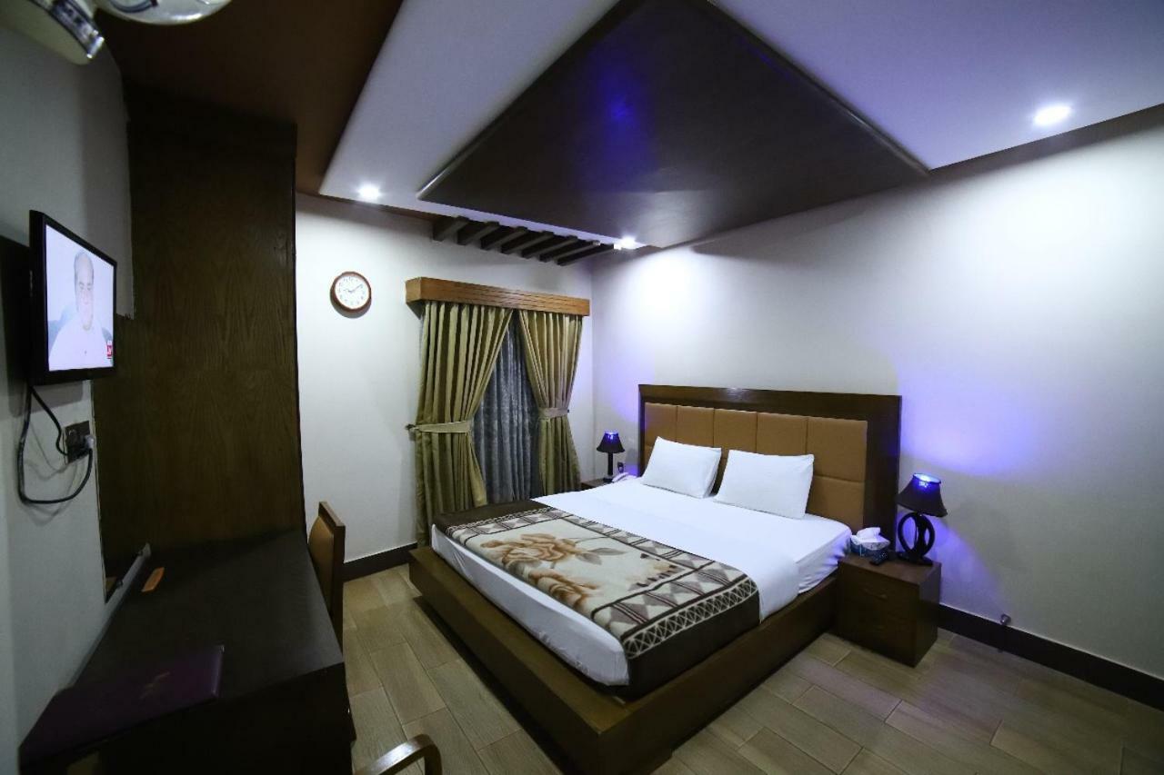 Midtown Hotel Rawalpindi Esterno foto