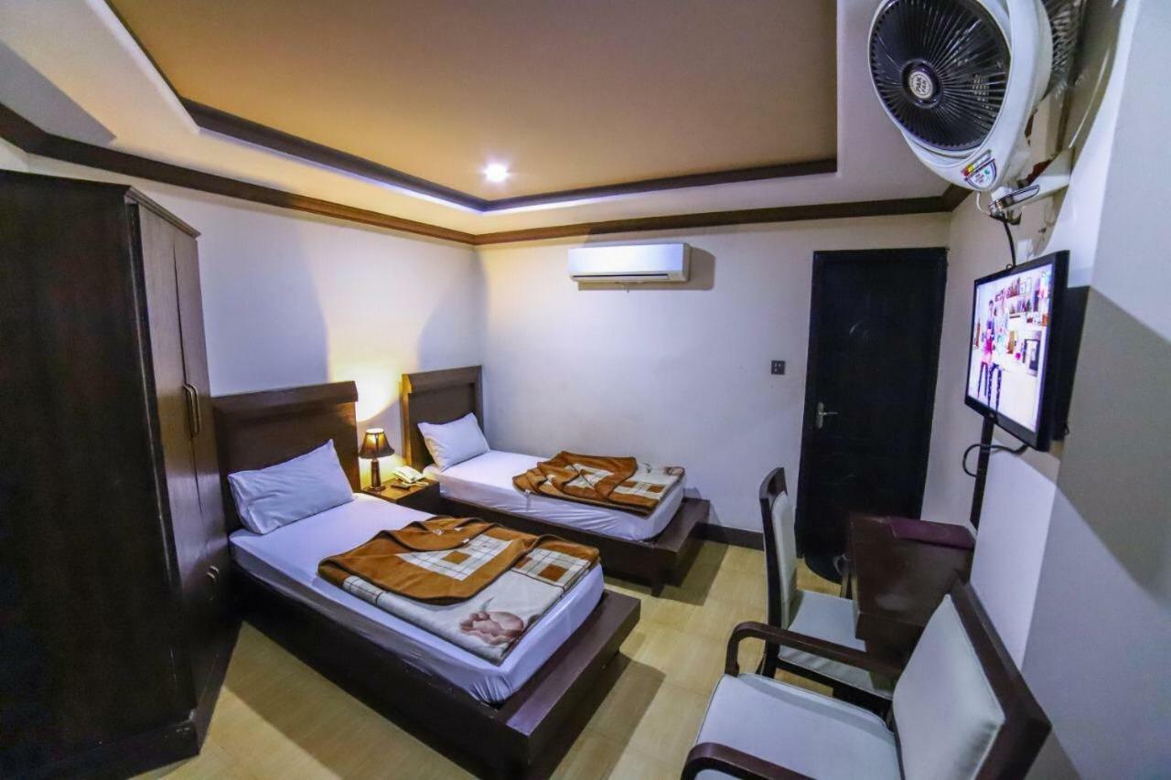 Midtown Hotel Rawalpindi Esterno foto
