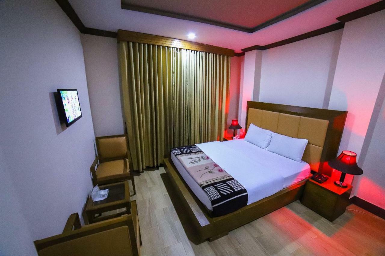 Midtown Hotel Rawalpindi Esterno foto