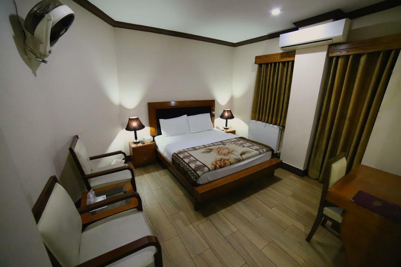 Midtown Hotel Rawalpindi Esterno foto